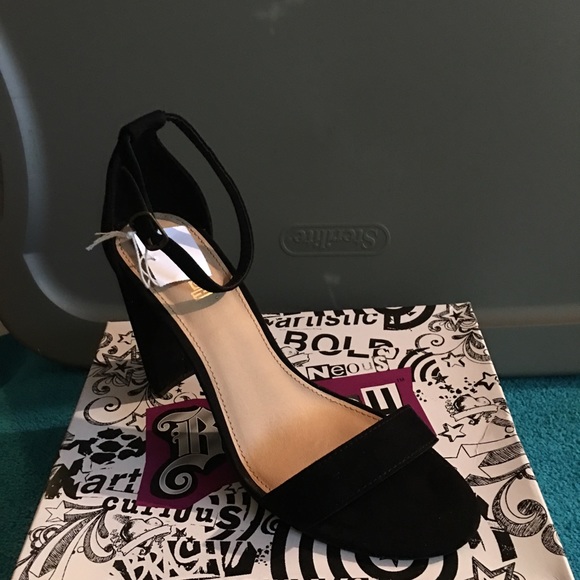 ❤️❤️ cute NWT black sandals 👡 very comfortable - Picture 3 of 5